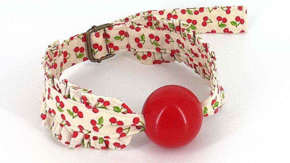 Stoffband mit Kirschen